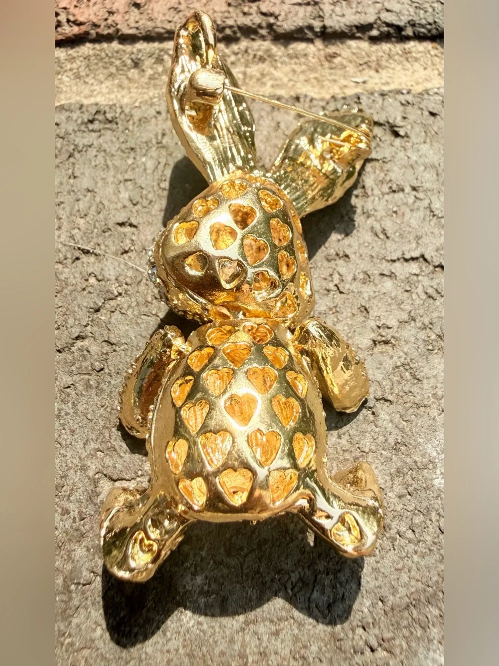 🐰 He Moves! Gold-Tone Rhinestone Movable Head and Arms Bunny Brooch Pin